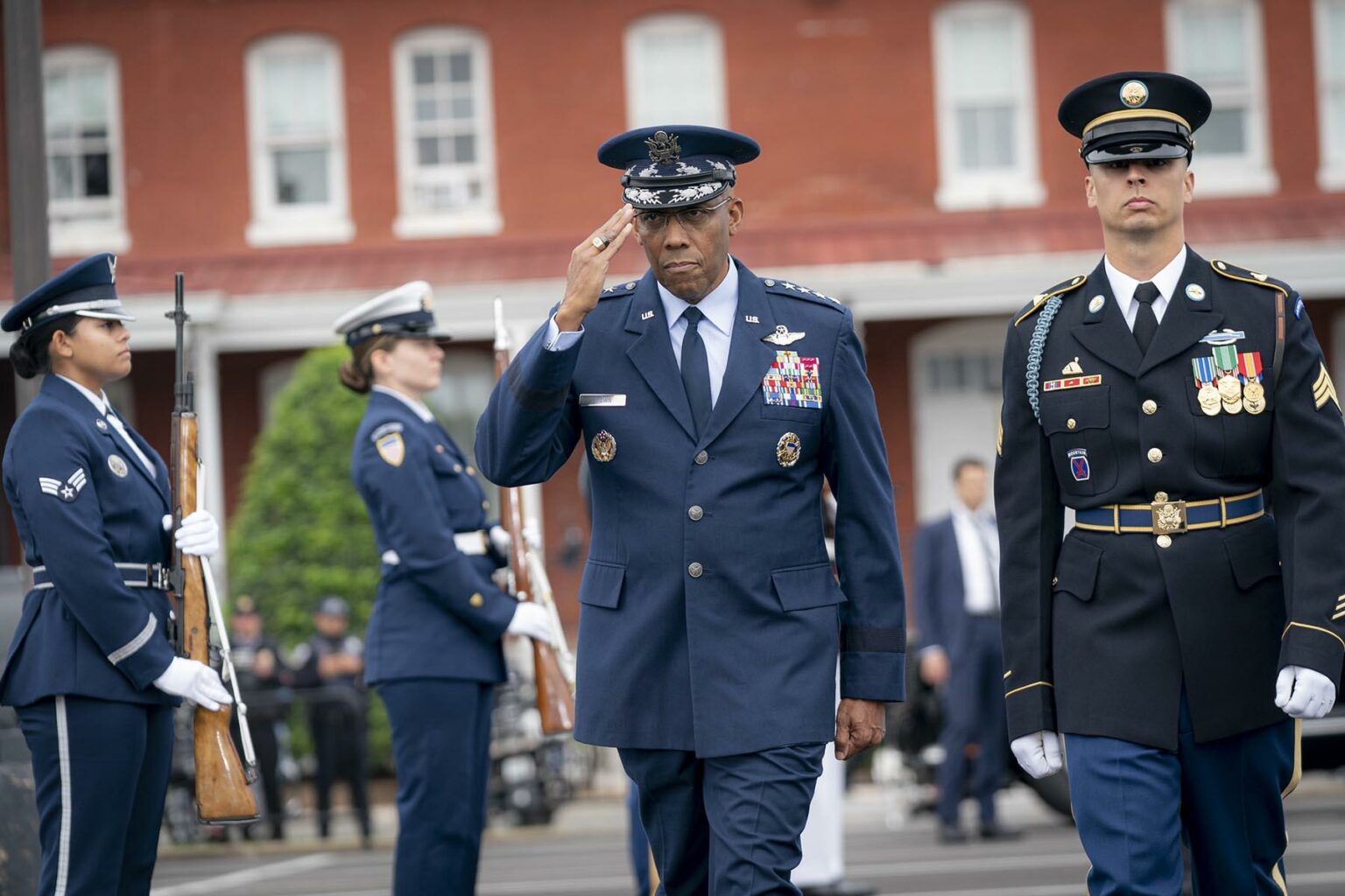 New VA chief of staff sworn in