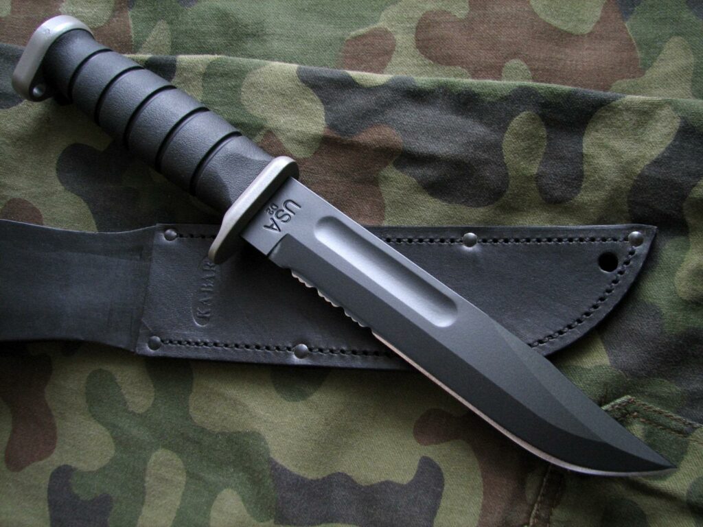 KA-BAR D2 Extreme Fighting Knife: A Modern Twist on a Timeless Classic