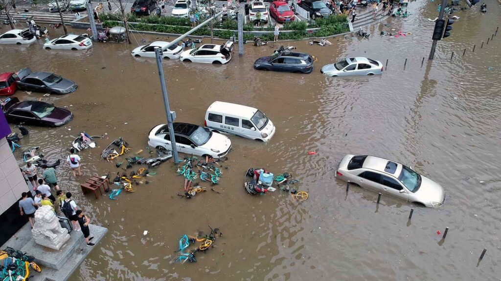 Flash floods from thunderstorms lead to dramatic rescues and 2 deaths in Connecticut