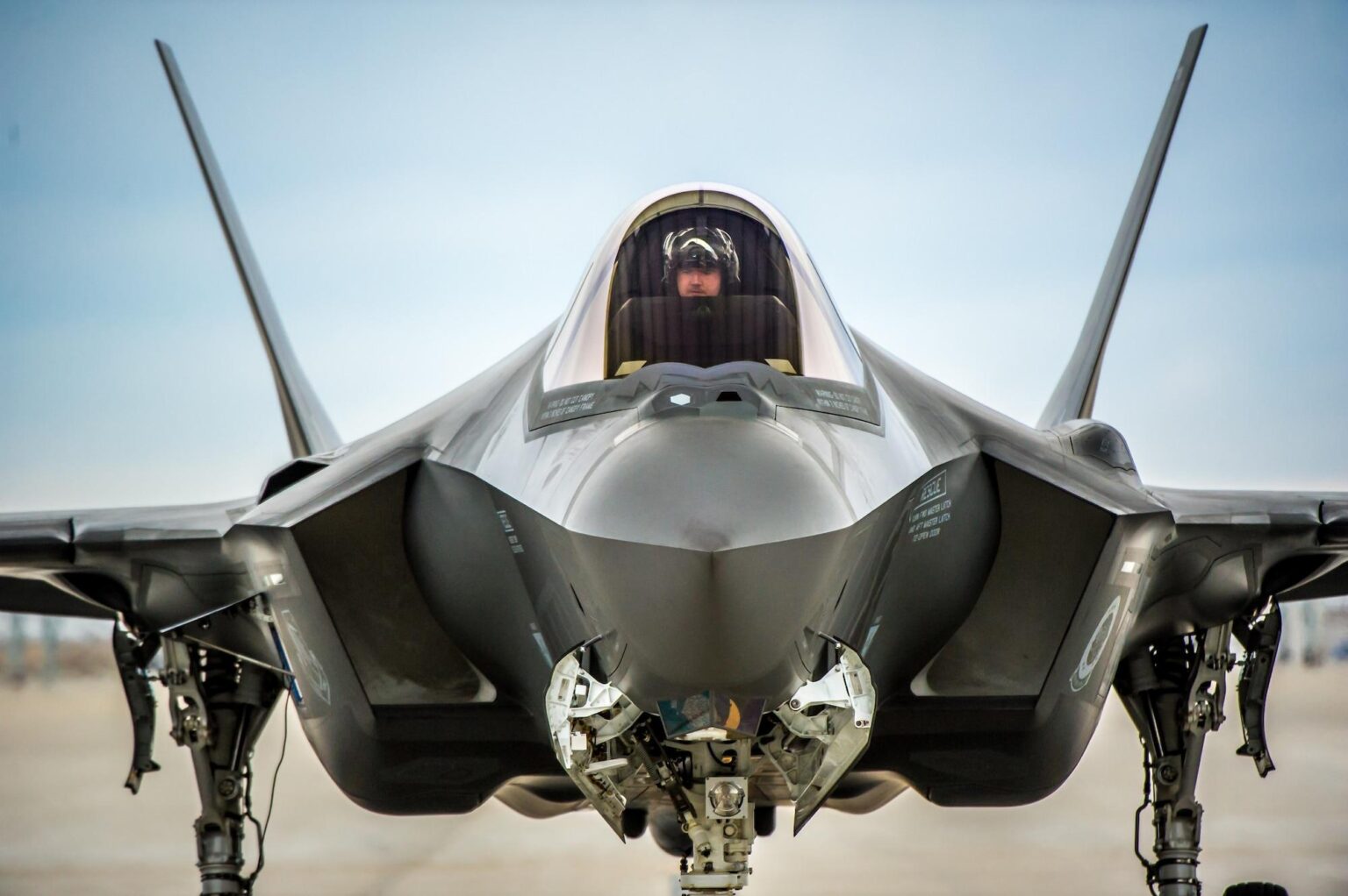 F-35 tech problems, protracted negotiations hit Lockheed finances