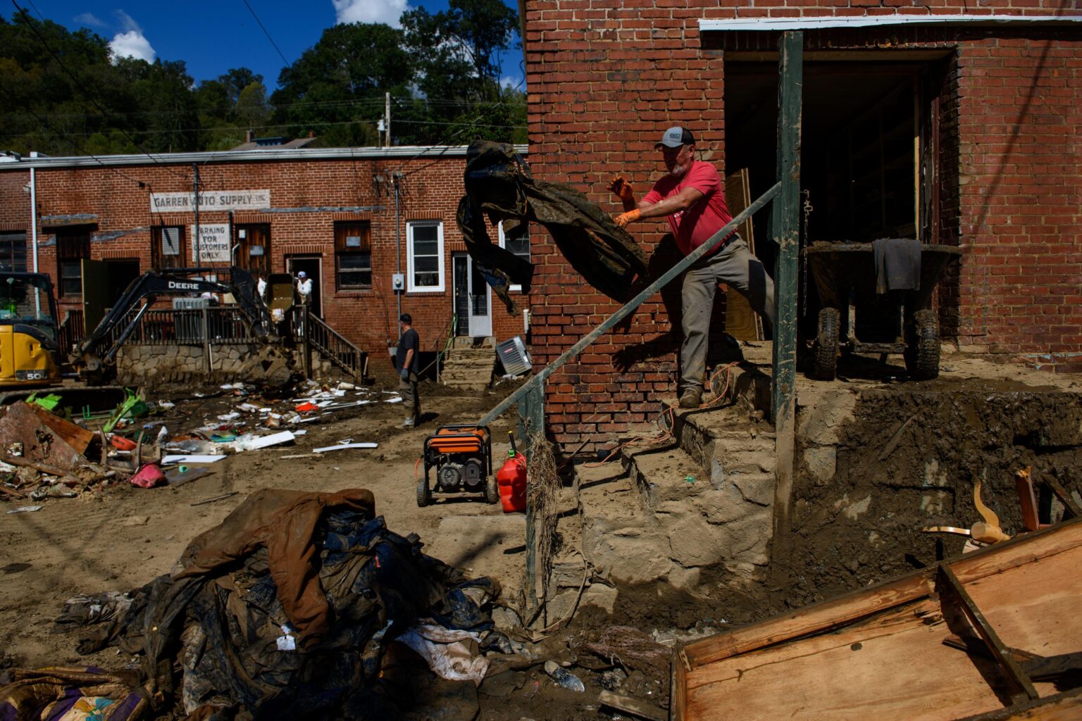 FEMA resumes door-to-door visits in North Carolina after threats tied to disinformation