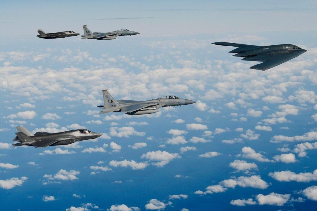 F-35 Pilots Describe Aircraft, Weapons, Electronics & Computing