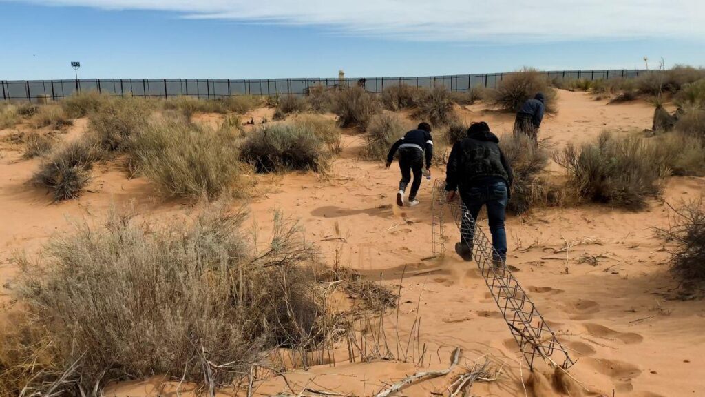 Three soldiers arrested on human smuggling charges along Mexico border